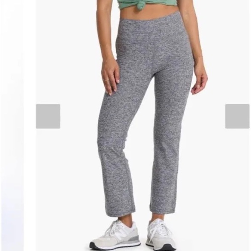 Vuori Mid-Rise Elevation Slim Bootcut Pant